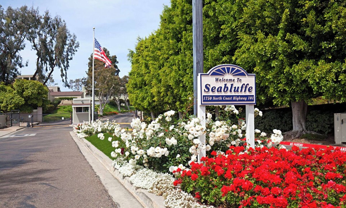 Encinitas House | Ocean Paradise - Exclusive Seabluffe Townhome - 3BR/2BA - 100 Yds To Beach