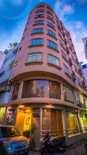 Male House | Octave