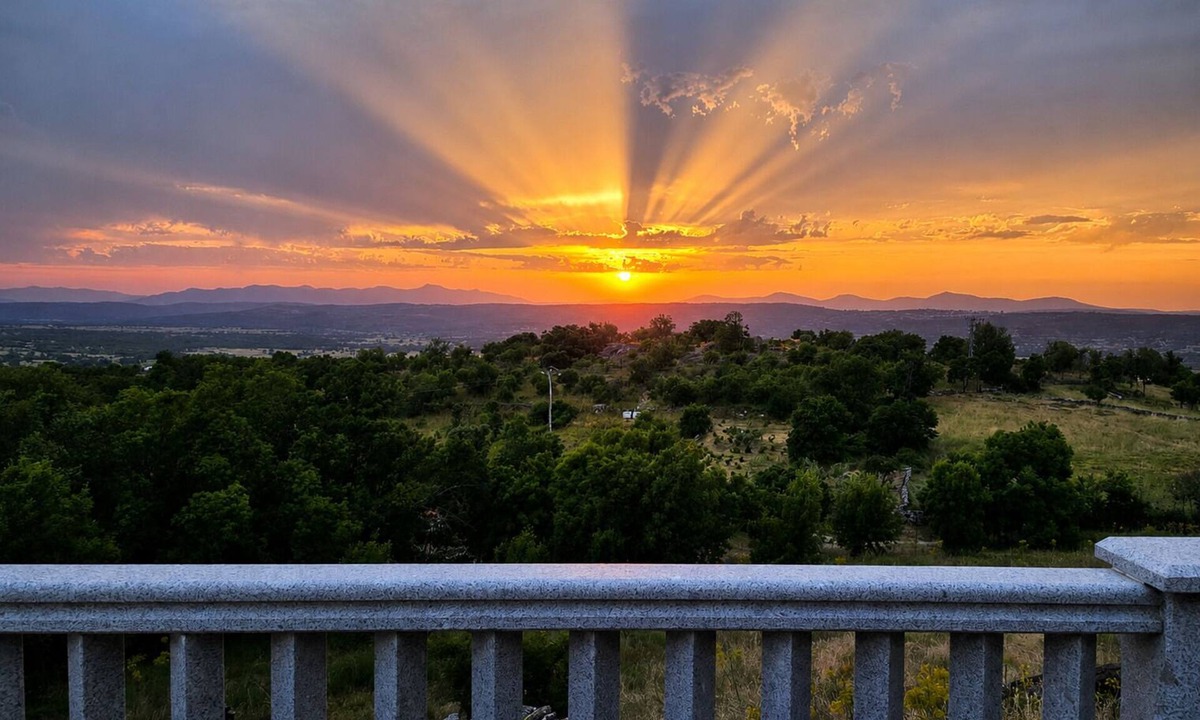 Navalmoral de Bejar Apartment | Panoramic Terrace, Sunsets, Nature and Stargazing in the Sierra de Béjar