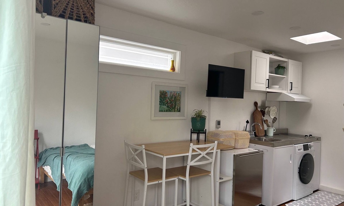 Eastside Santa Cruz Apartment | Peaceful studio in Live Oak, Santa Cruz