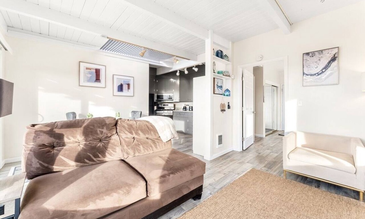 Seaside Apartment | Perfect Private Seaside Beach Getaway w/Bay Views!