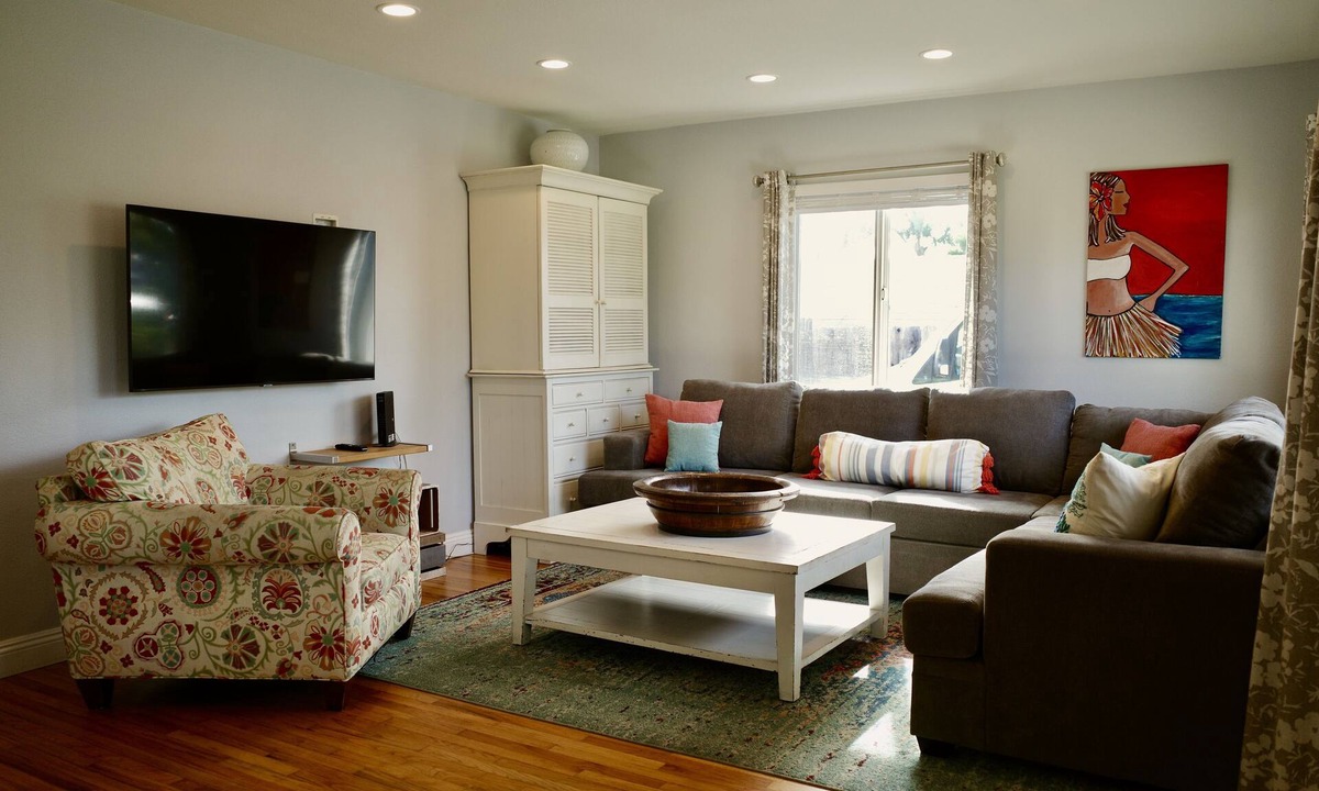Leucadia House | Pet friendly cottage one mile from the beach