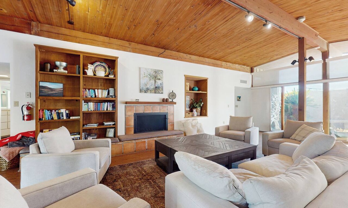 Alhambra House | Poolside Oasis! Phoenix Group Sanctuary w/Patio