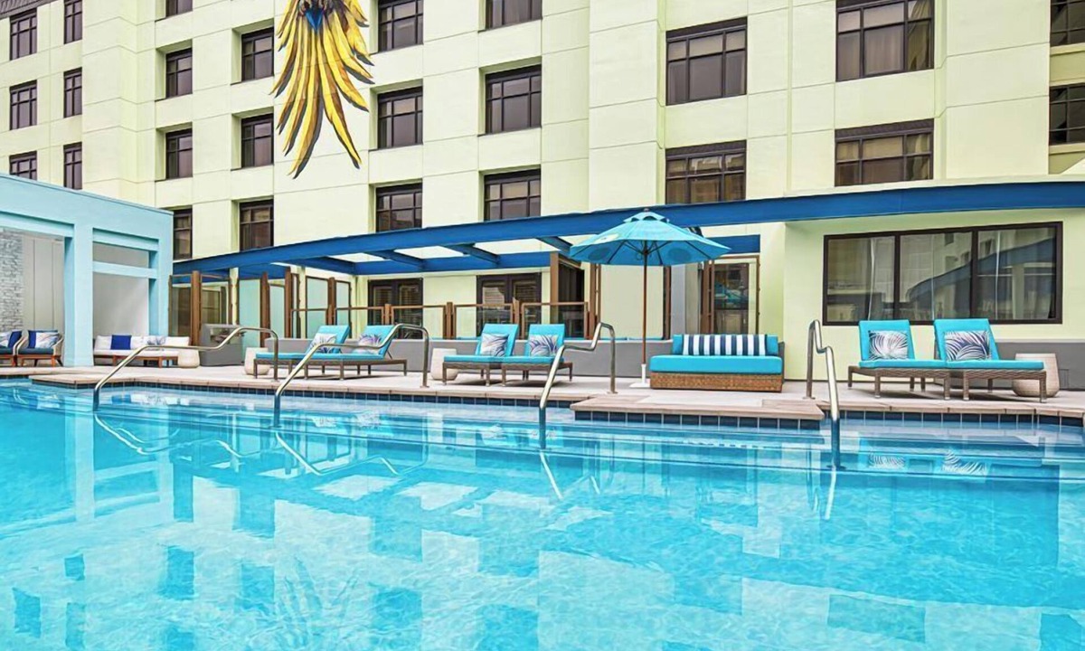 East Village Hotel | Poolside Paradise in Gaslamp Quarter | Rooftop Pool, Parking, Pets Allowed!