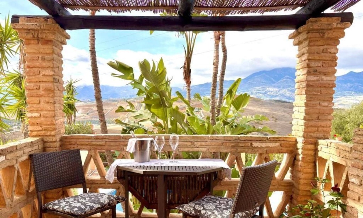 Gibralgalia Hotel | Posada Los Cántaros