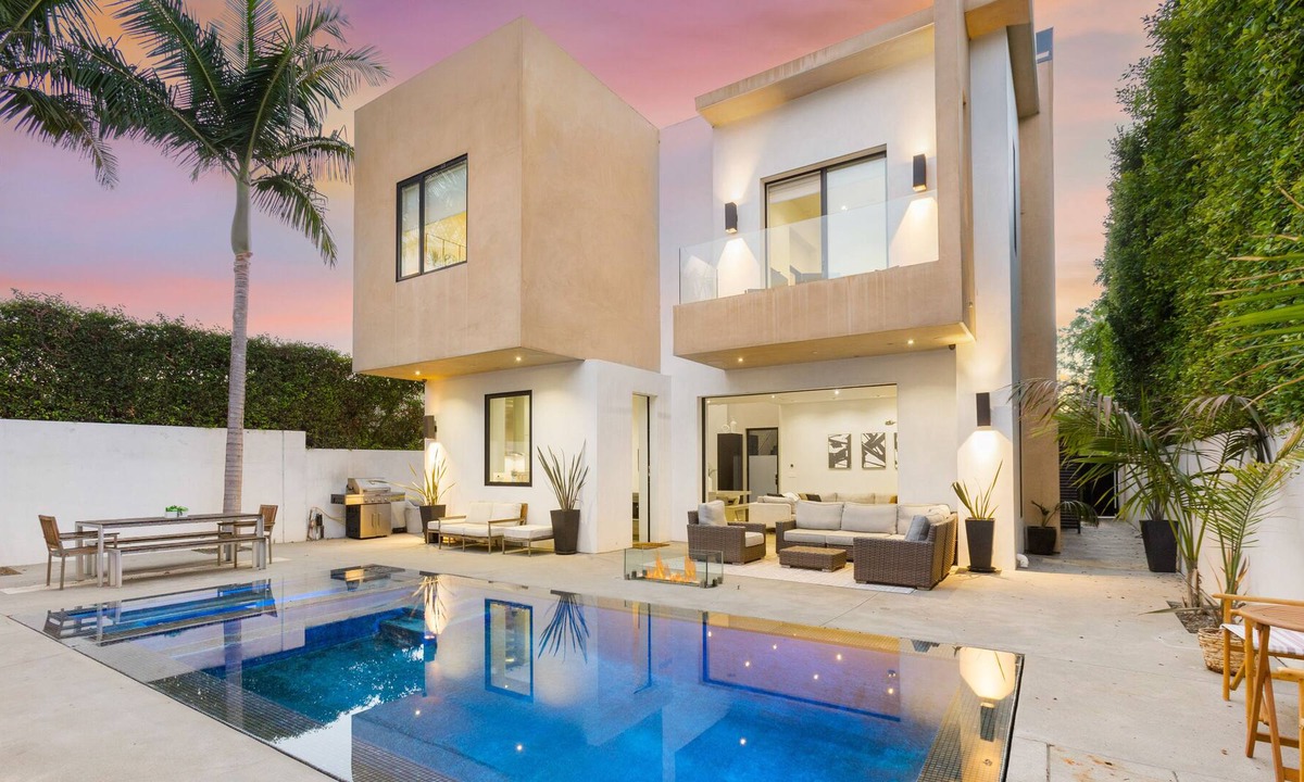 West Hollywood Villa | Private Modern Villa + Back house [Prime Location]