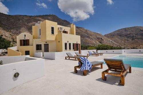 Santorini Villa | Private Villa Evgenia with swimming pool