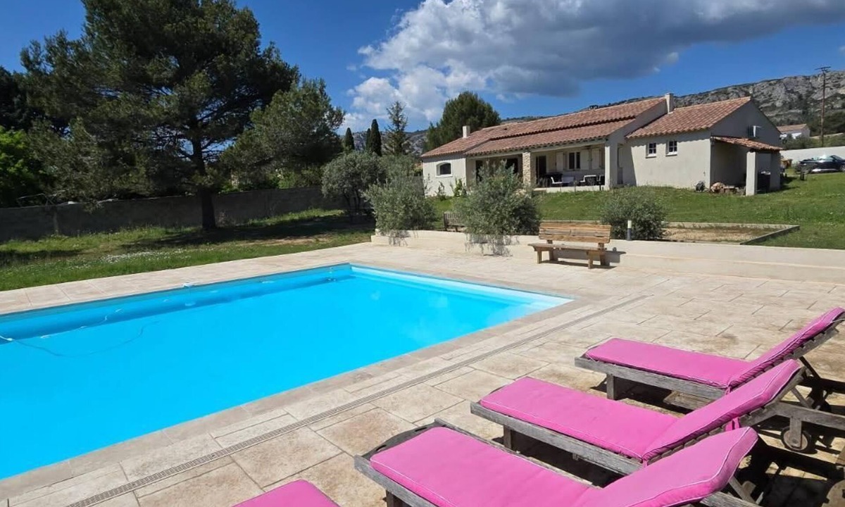 Merindol House | Provencal Escape in the Luberon - Villa with Swimming Pool and Mediterranean Garden