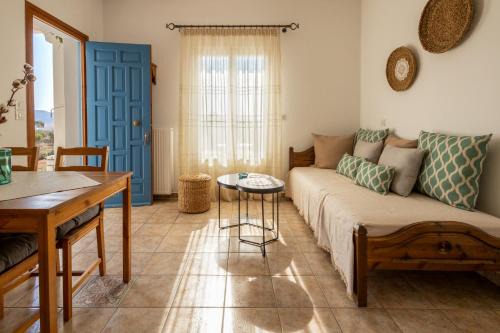Kampos Apartment | Queen bee seafront