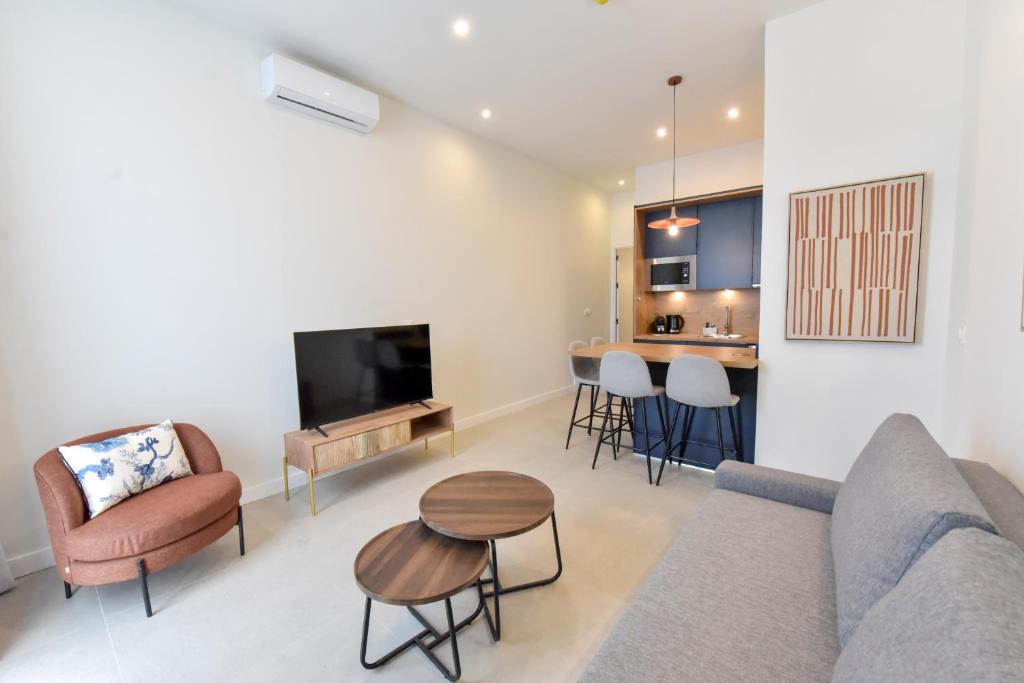 San Lorenzo Apartment | Riverside Suits