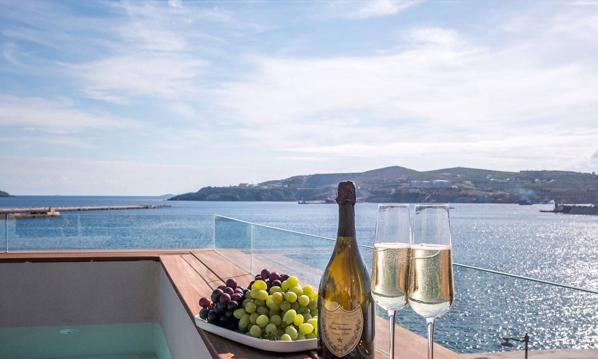 Ermoupoli House | Shapes Luxury Suites