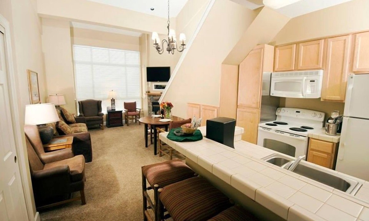 Kirkwood Condo | Slopeside Location + Shared Outdoor Hot Tub