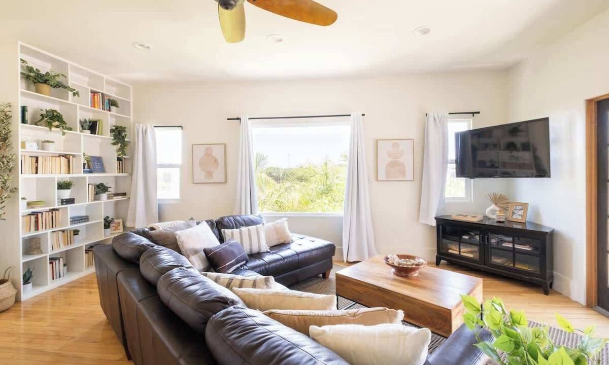 Linda Vista House | Spacious Central & Chic 5BR w/Luxe Outdoor Living