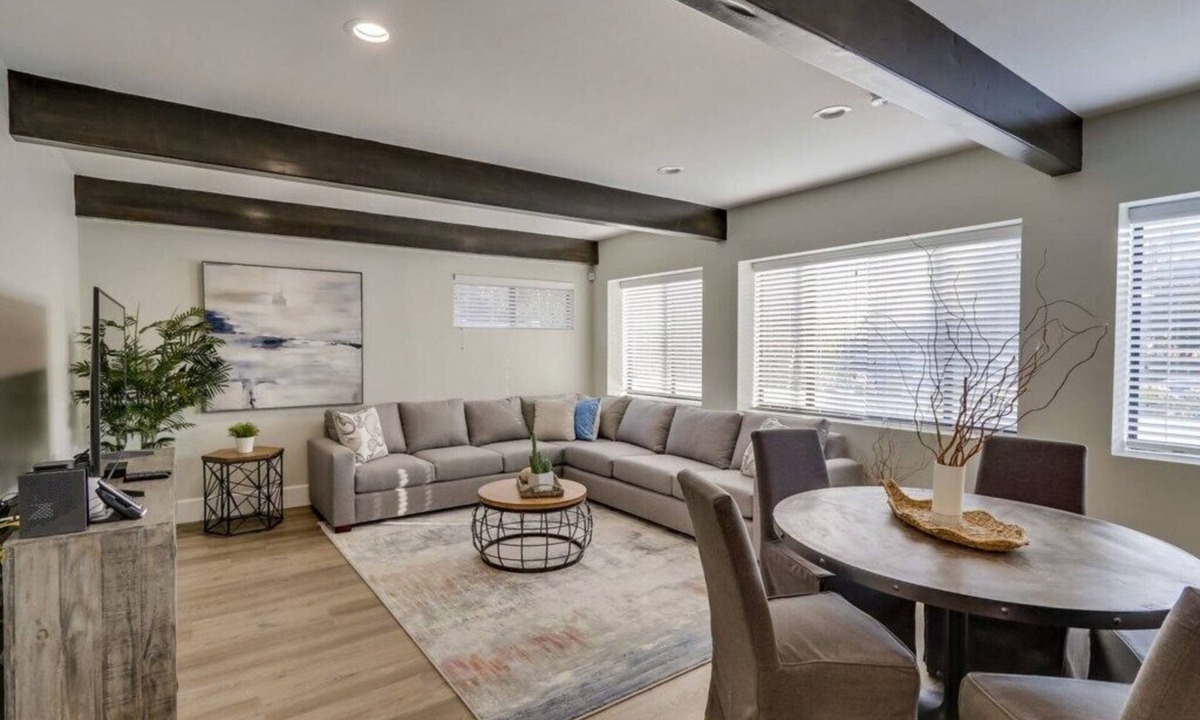 Fullerton House | Spacious Home: Perfect 4 Families, Garage Parking