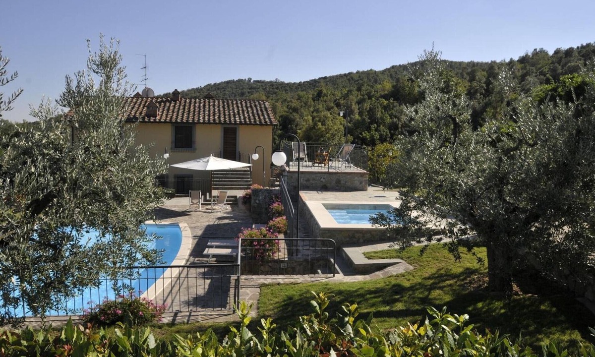 Civitella in Val di Chiana Apartment | Studio 'Stanzino degli Attrezzi del Griccia' with Pool, Wi-Fi & Air Conditioning