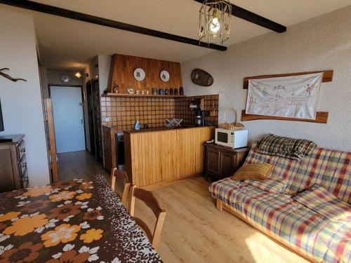 Saint-Michel-de-Chaillol Apartment | Studio 4 pers - Ski/Randonnées à pied - Balcon Sud - FR-1-393-141