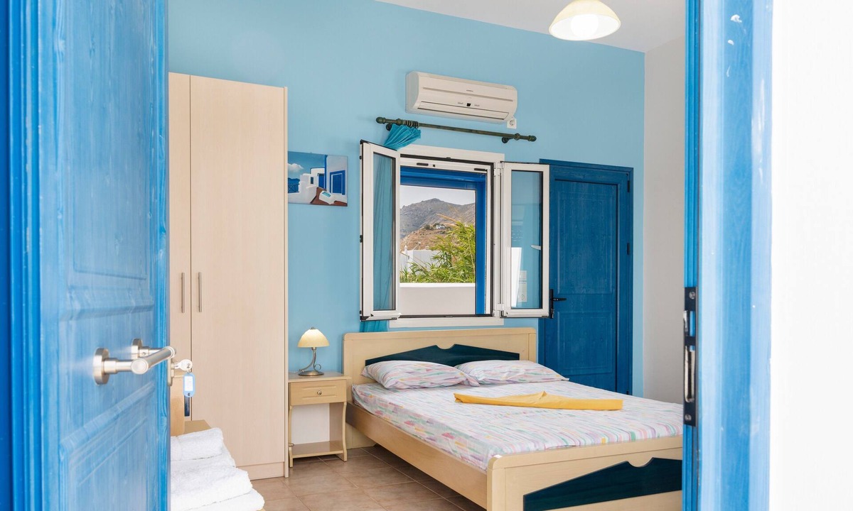 Livadi Apartment | Studio Apartment 'Studios Ninemia Serifos 2' with Sea View, Wi-Fi and Air Conditioning