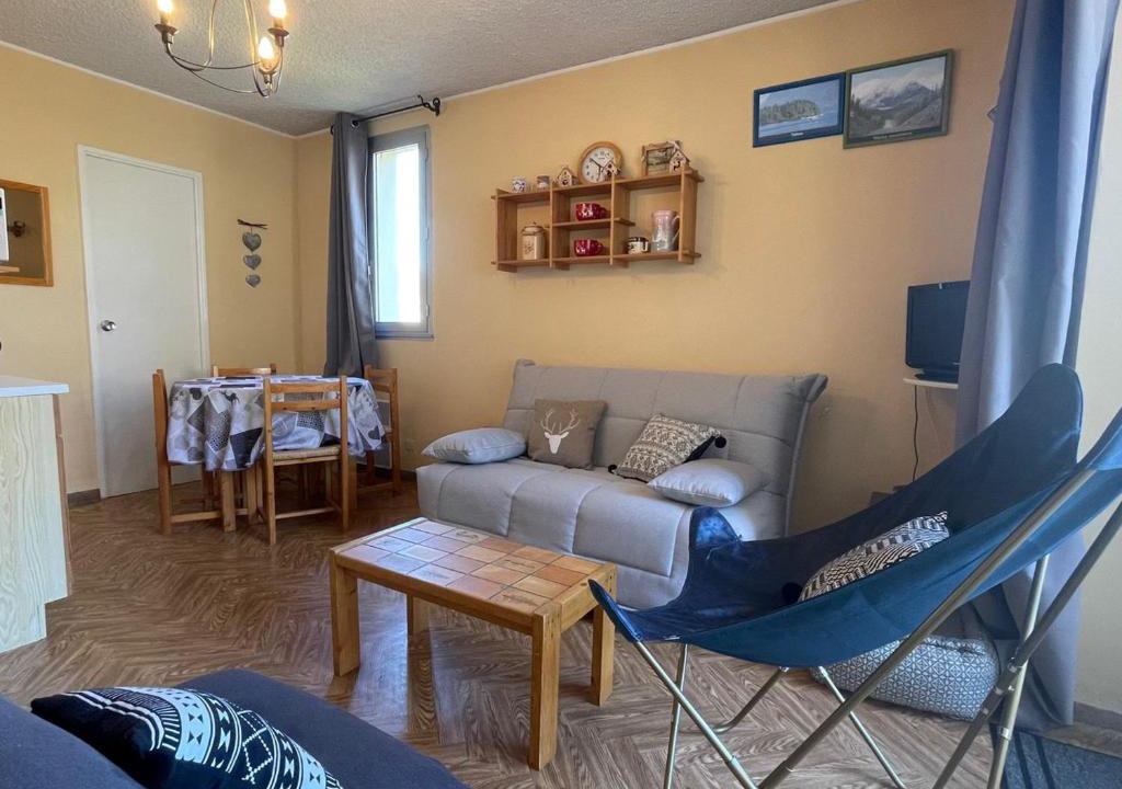 Le Sauze Apartment | Studio au Sauze avec balcon et garage - FR-1-165A-88