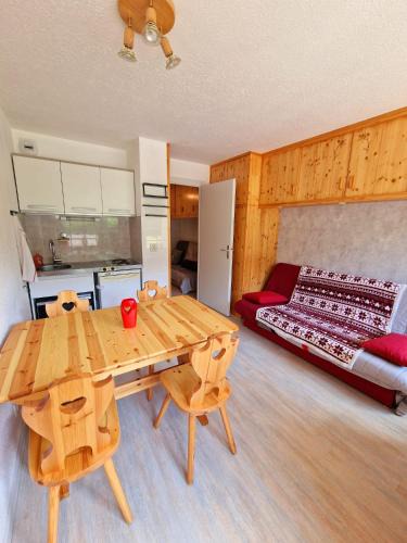 Villard-de-Lans Apartment | Studio cosy 4 pers proche ski & village parking gratuit