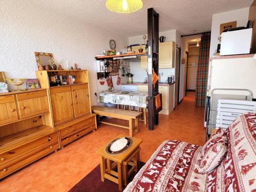 Saint-Michel-de-Chaillol Apartment | Studio Montagne 5 pers. - Terrasse Sud - Proche Commerces et Activités - FR-1-393-5