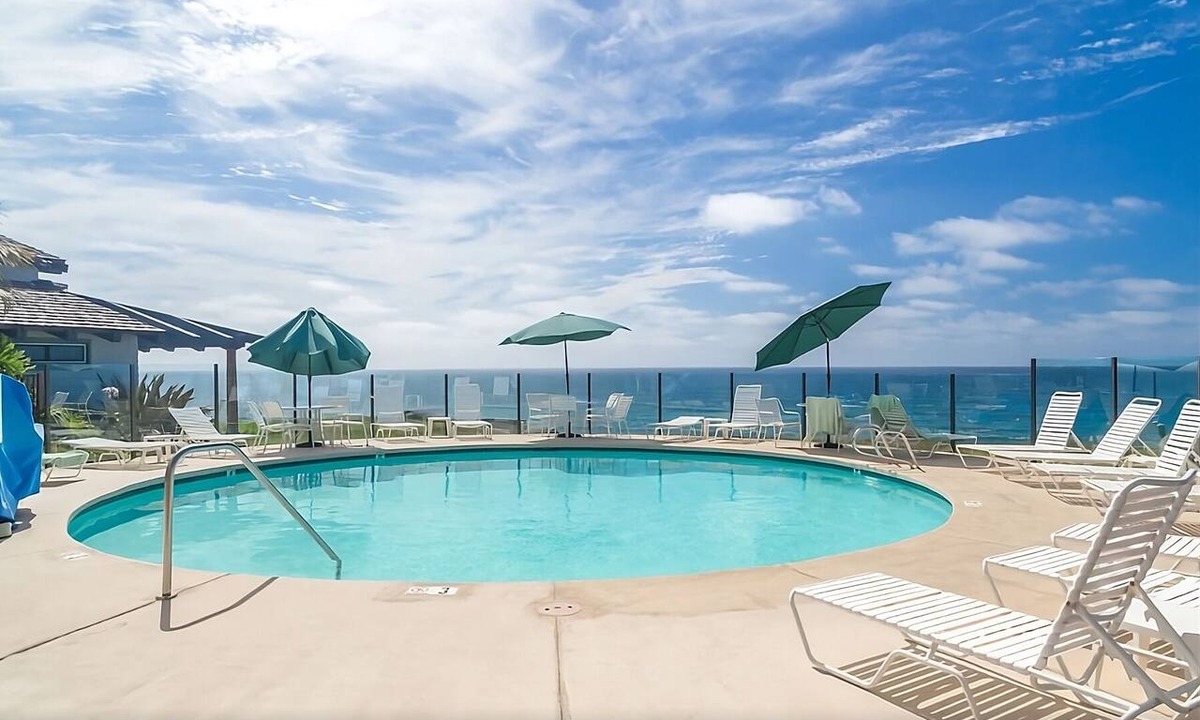 Del Mar Apartment | Studio w/Kitchen | Pool | Free Parking | Del Mar Beach Access