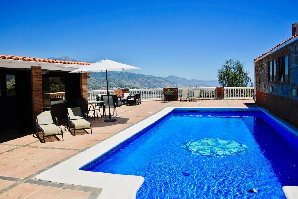 Torrox Villa | Stunning 7-Bed Villa private pool tennis court