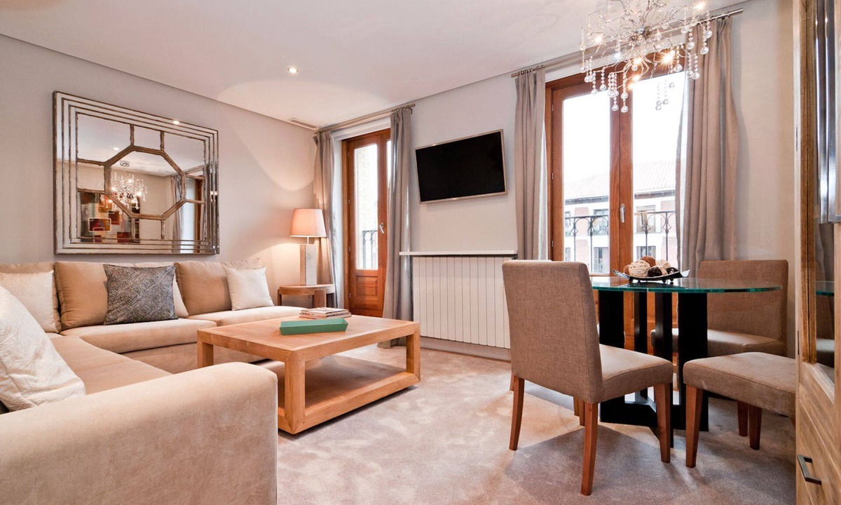 Goya Apartment | Stylish Flat Steps from Retiro