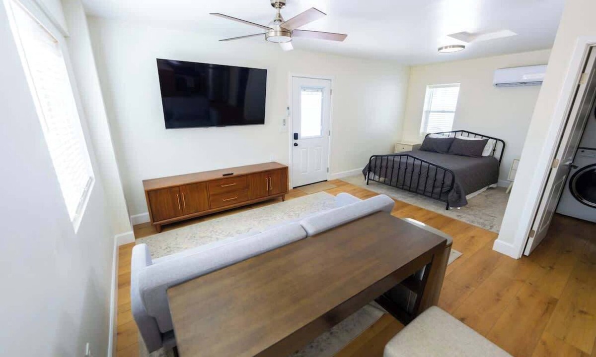 Riviera - Westchester House | Stylish Studio Steps from Downtown Bakersfield