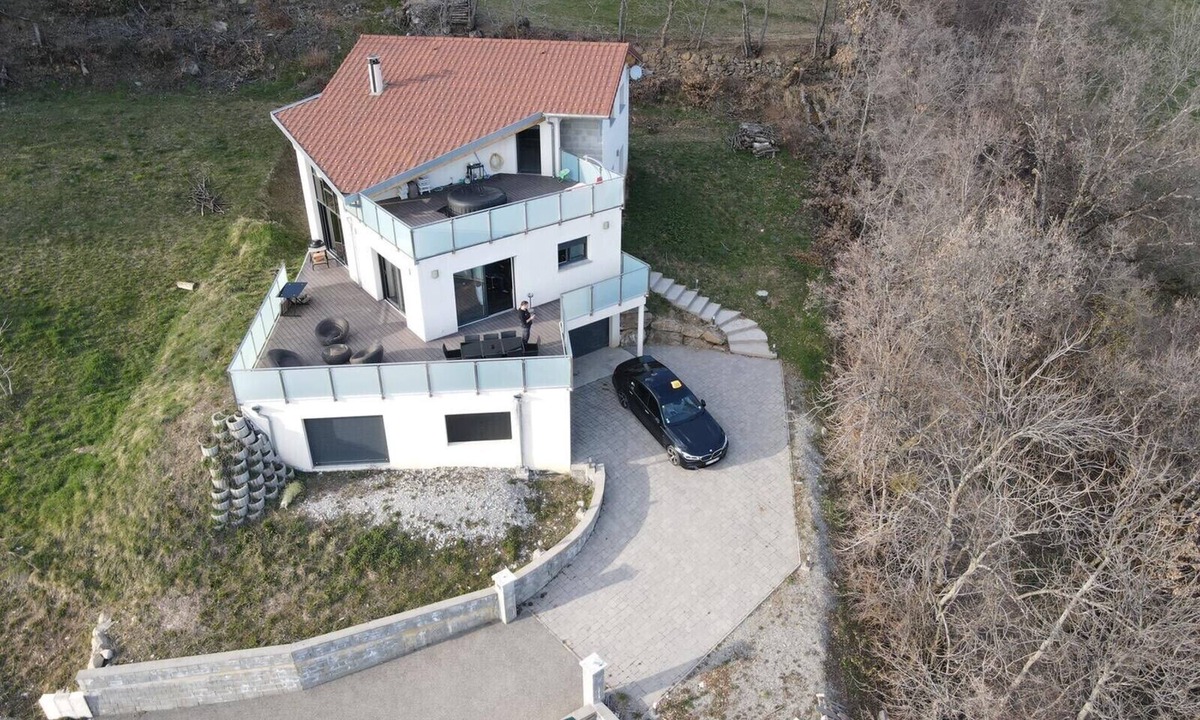 Gap House | Superb south-facing architect-designed villa 230m2