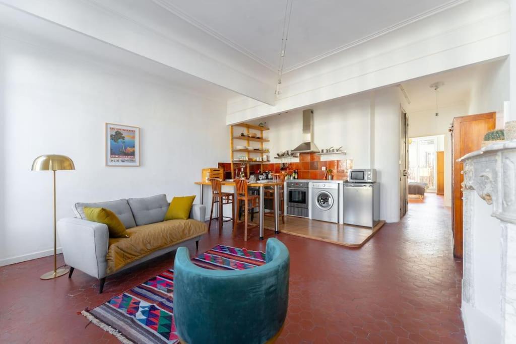 Le Chapitre Apartment | Superbe appart, central, petit balcon & vue Place