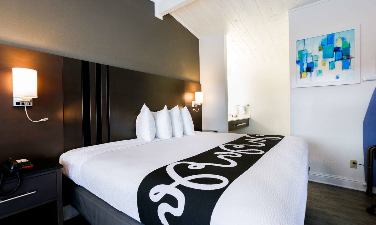 Seaside Hotel | SureStay Hotel by Best Western Seaside Monterey