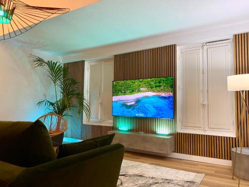 Les Grands Carmes Apartment | SV - l’Experience Design Duplex in Marseille
