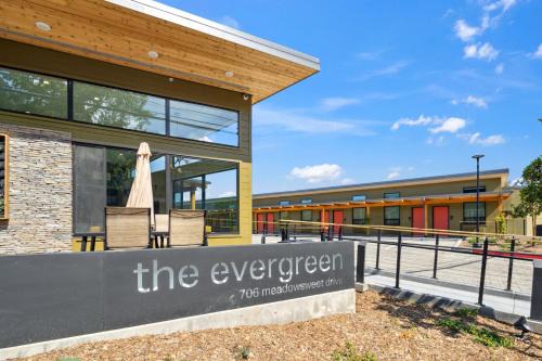Corte Madera Hotel | The Evergreen