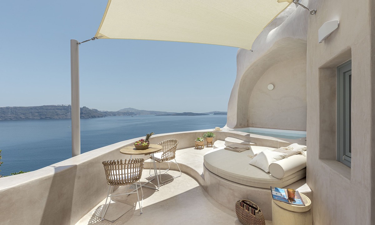 Oia Villa | The Exotic Cave Suite