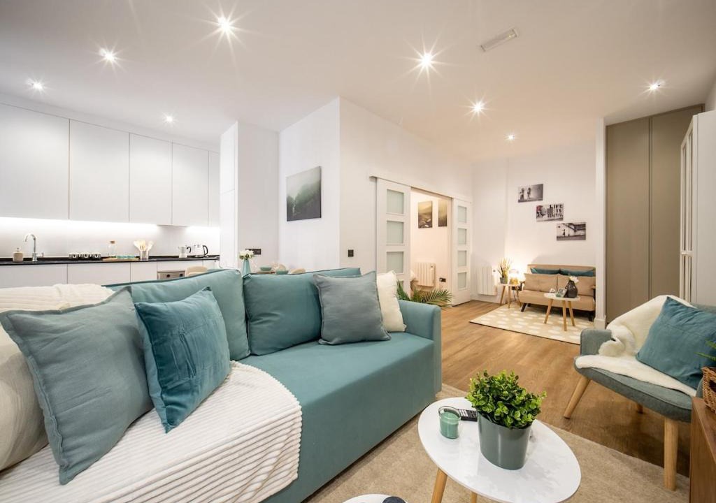 Imperial Apartment | The Glass Cube