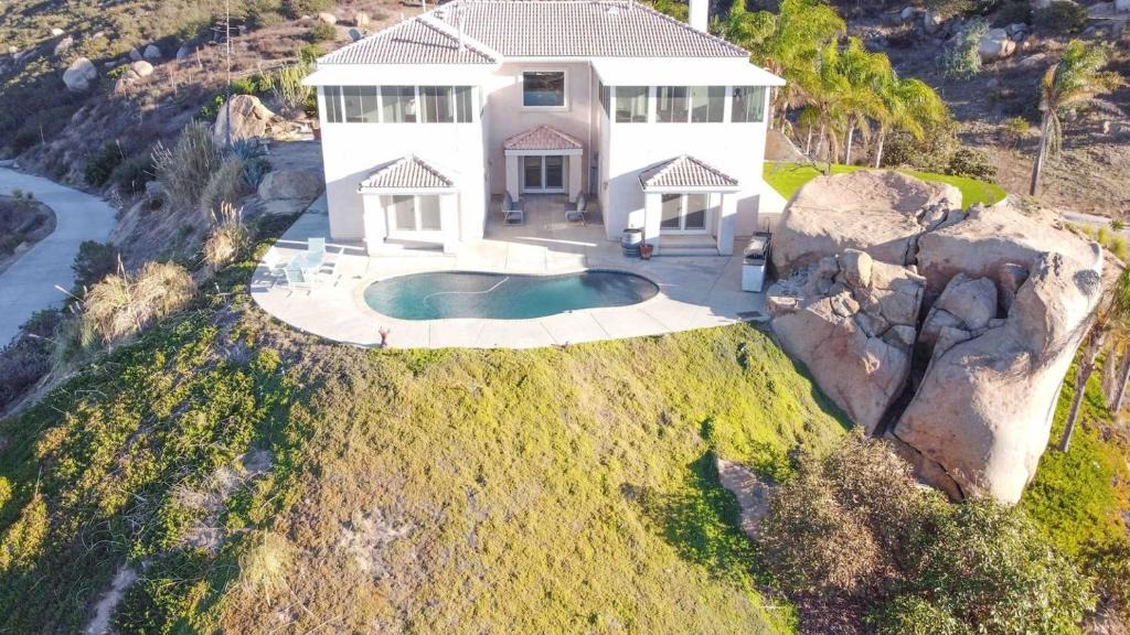 Ramona House | Touch The Sky