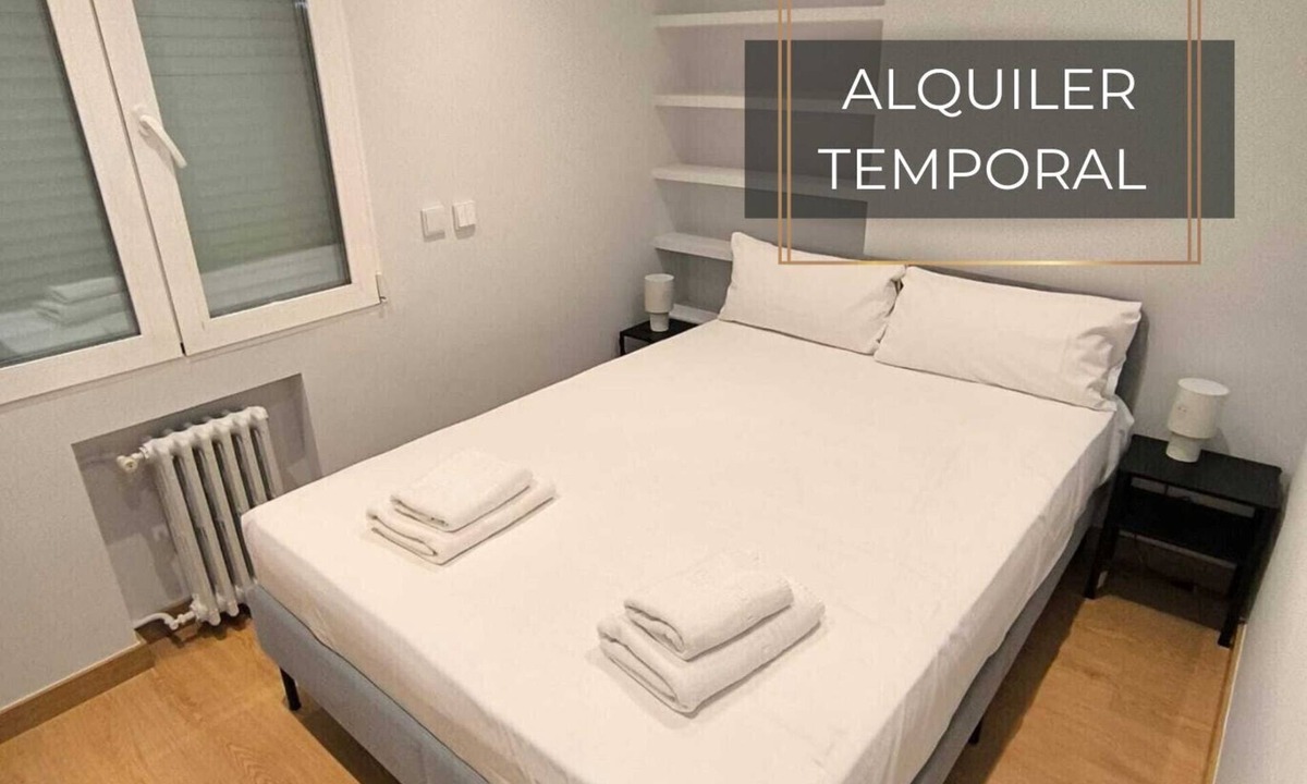 Cotos Bed & Breakfast | Tu Espacio Privado en Chamartín | Confort & Estilo