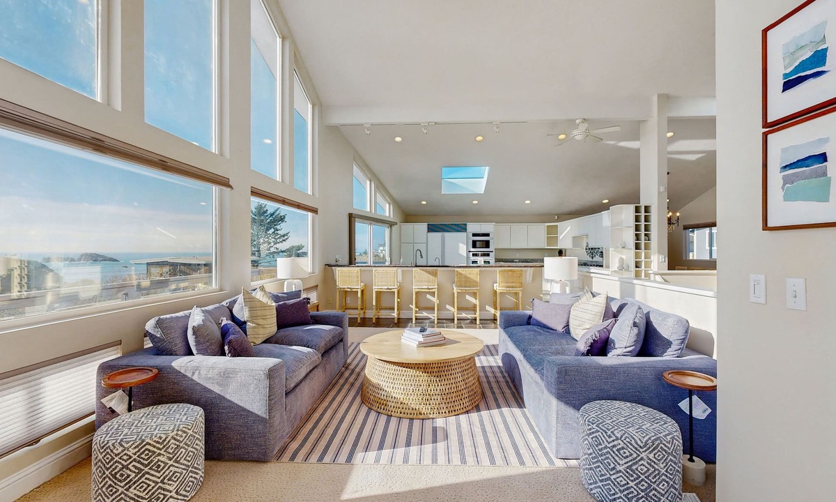 Crescent City North House | Updated Oceanfront home near the redwoods and harbor - close to hiking trails