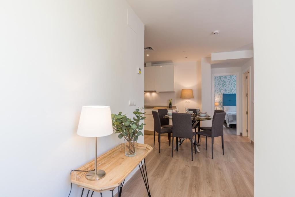 Malaga Historic Centre Apartment | Urbe10 Atarazanas Premium 2 Bedrooms Apartment 9