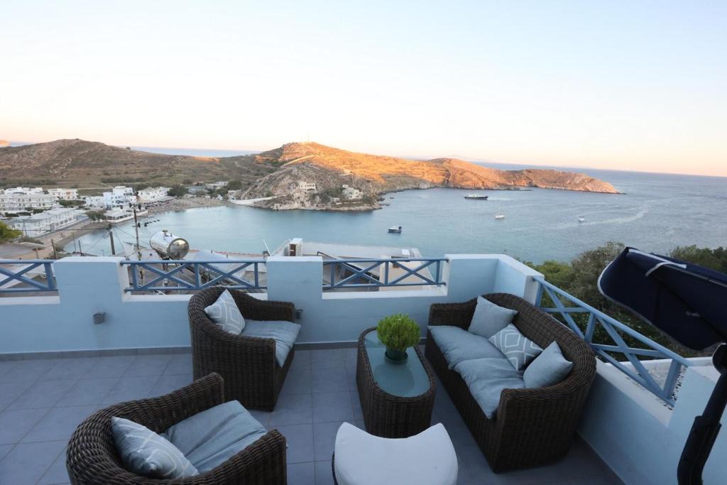 Vari House | Vacation house with stunning view - Vari Syros
