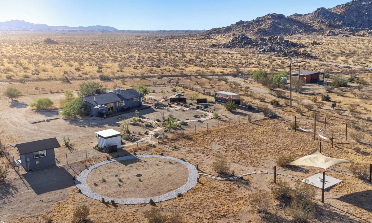 Landers House | Ventara: Boulder Views, Hot Tub, Cowboy Pool
