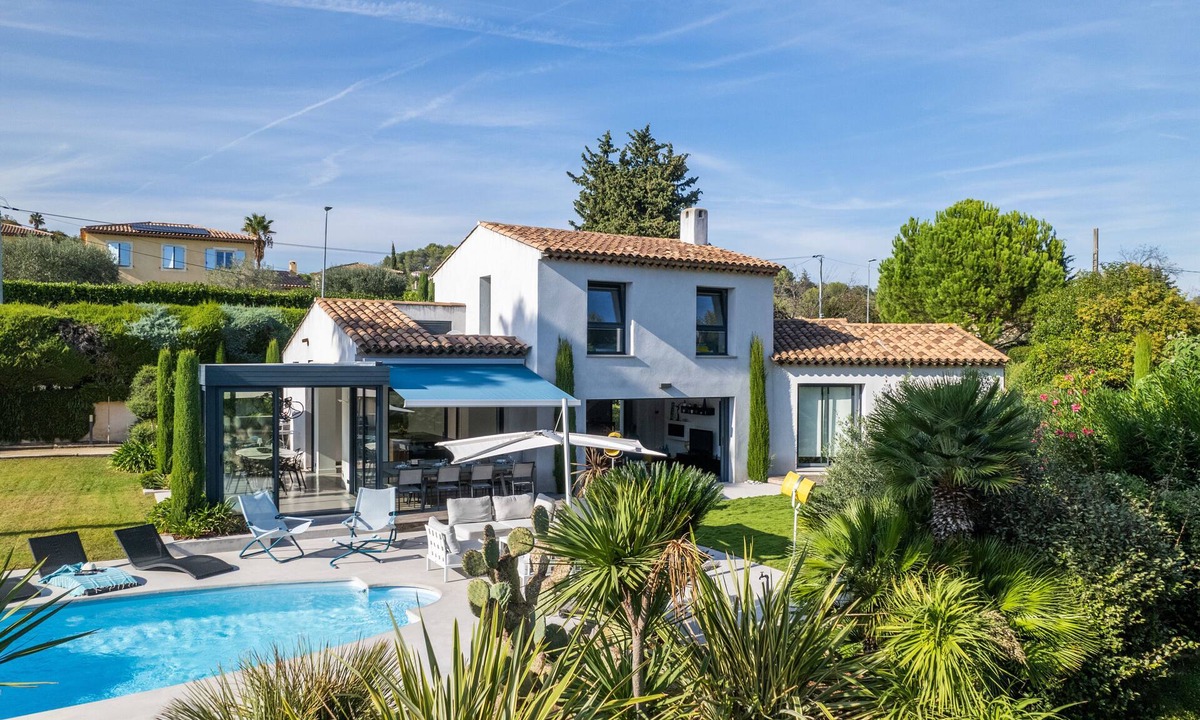 Biot Villa | Villa 150sqm, Pool & petanque court !
