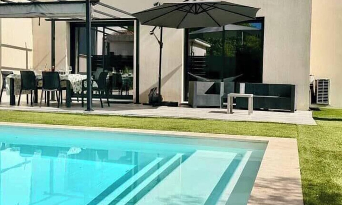Sollies Pont House | Villa Celeste - Pool (6 people)