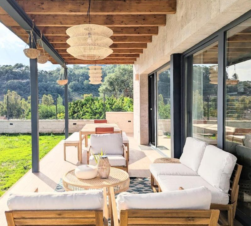 Candeleda House | Villa de diseño con jardín, piscina y vistas