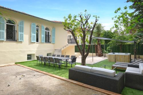 La Californie Villa | VILLA DES PERGOLAS -6 Bdrs - 5 bathrs -Parking -Jardin -JACUZZI -TRAMstation , 10 min beach