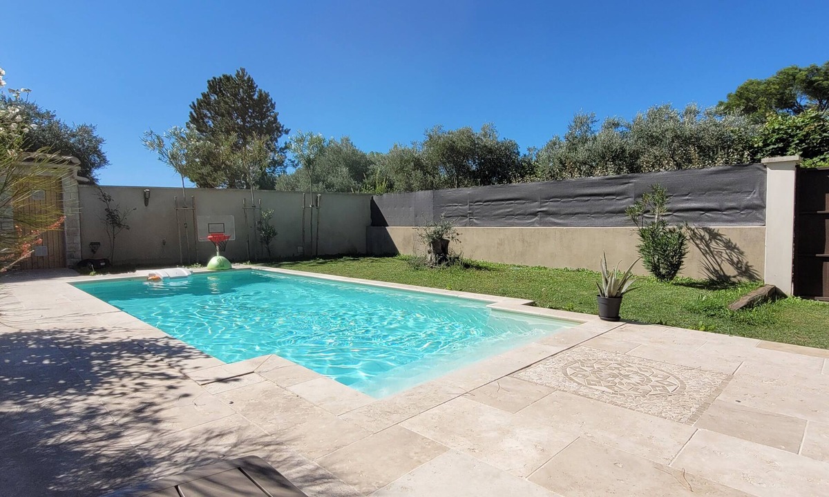 Pernes-les-Fontaines Villa | Villa in Provence, 500 metres from the CV on a hill, 3 bedrooms and swimming pool.