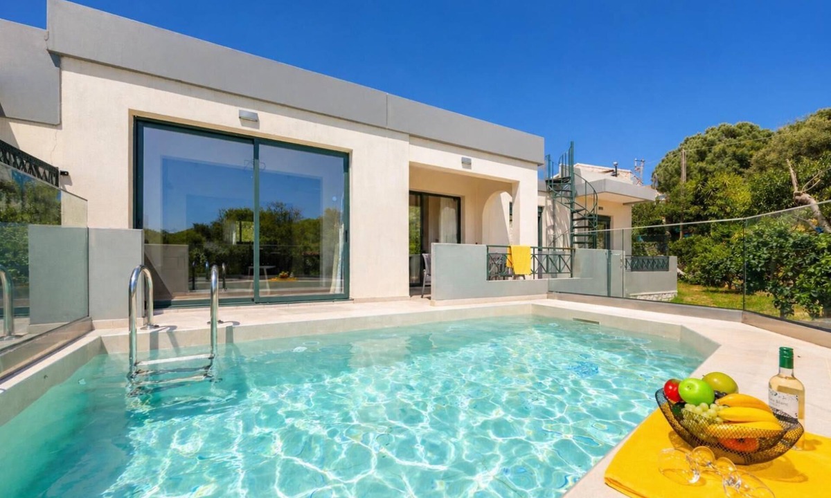 Kefalas Villa | Villa Iris - Three Bedroom Villa, Sleeps 6