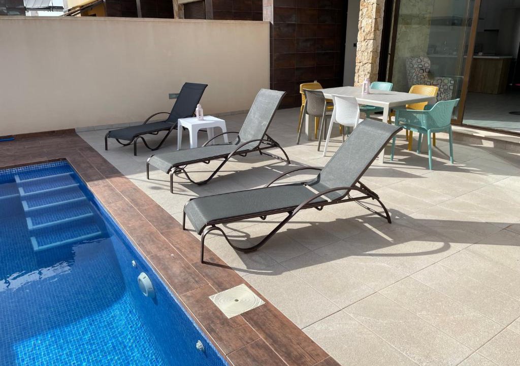 San Pedro del Pinatar Villa | Villa moderna y con piscina privada