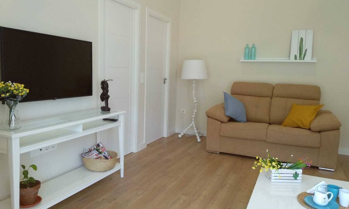 Avila Apartment | Weeping Cedar. Comfort. Downtown