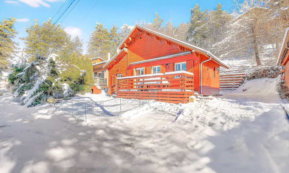 Seyne Ski Chalet | Whole chalet & private spa, 3 parking spaces, ski and lake nearby